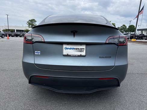 Used 2022 Tesla Model Y Long Range AWD/4WD image 9