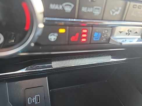 Used 2021 Ford F150 Lariat w/ Equipment Group 502A High image 20