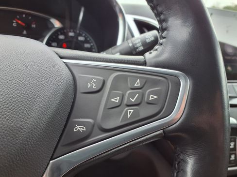 Used 2022 Chevrolet Equinox Premier AWD/4WD image 16