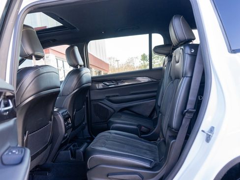 Used 2023 Jeep Grand Cherokee L Altitude image 30