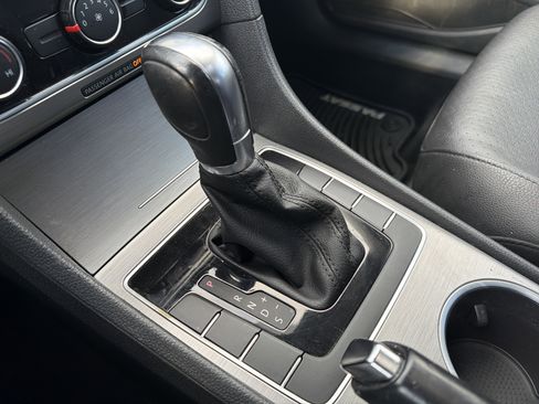 Used 2014 Volkswagen Passat 1.8T SE image 21