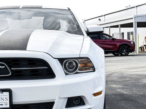 Used 2013 Ford Mustang Premium RWD image 5