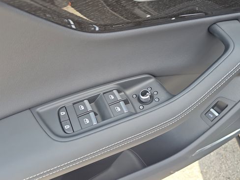 New 2025 Audi Q7 3.0T Prestige image 18