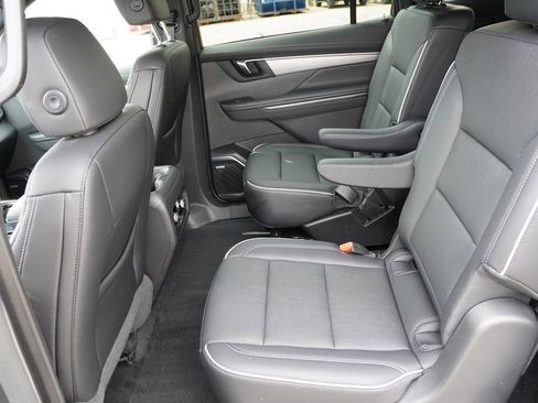 Certified 2025 Buick Enclave Preferred AWD/4WD image 17