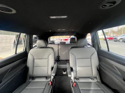 Used 2025 Buick Enclave Preferred image 15