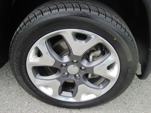 Used 2020 Jeep Compass Limited image 5