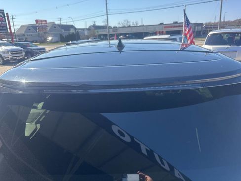 Used 2017 Land Rover Range Rover HSE image 26