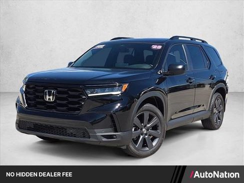 Used 2025 Honda Pilot Sport image 1