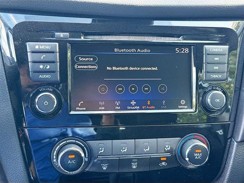Used 2020 Nissan Rogue S AWD/4WD image 16