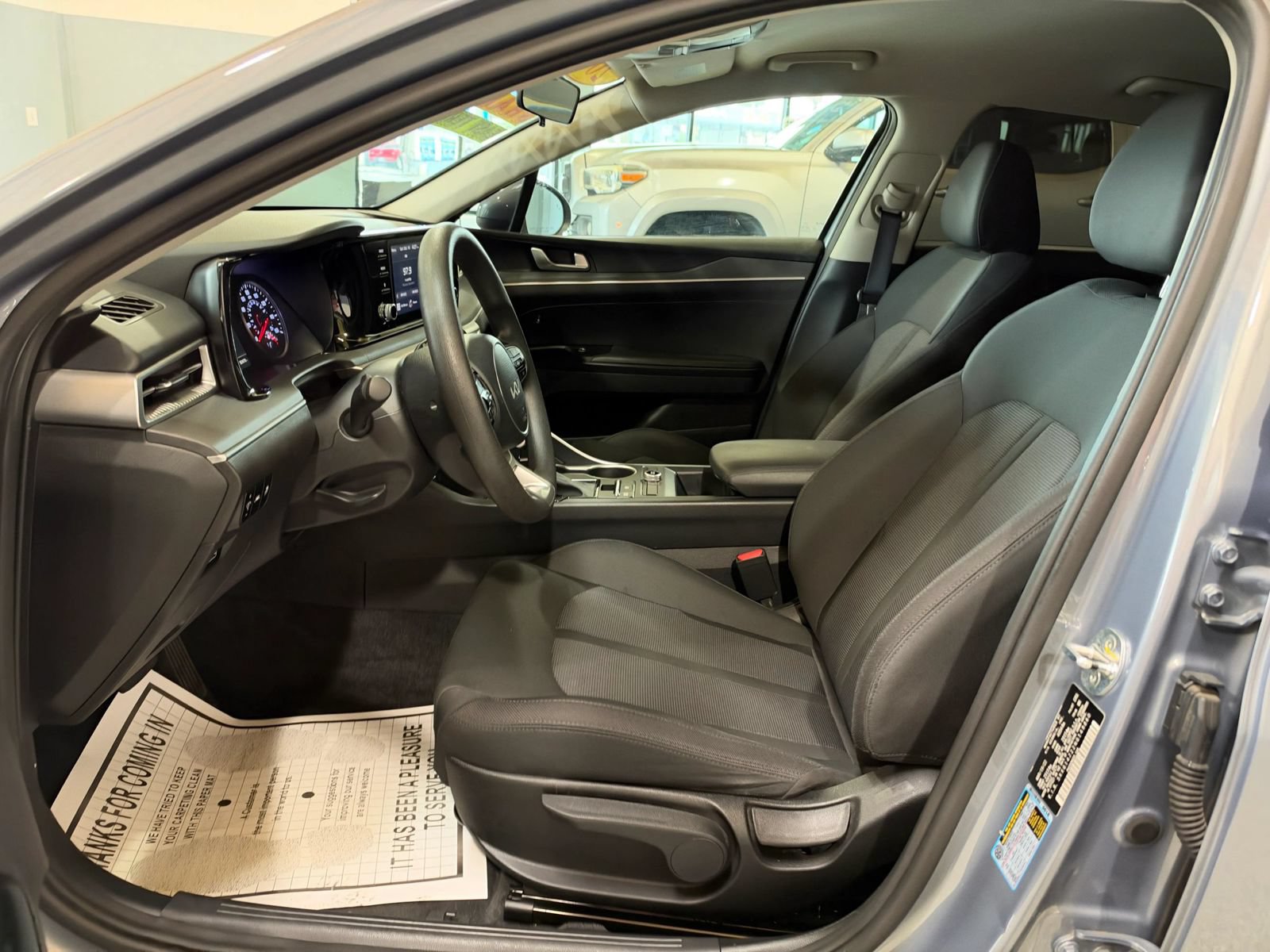Used 2022 Kia K5 LXS FWD image 9