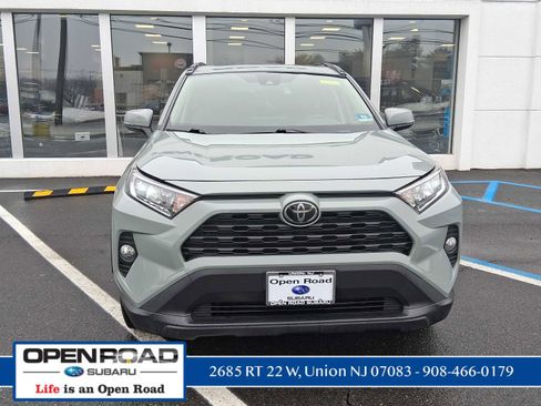 Used 2020 Toyota RAV4 XLE w/ Convenience Package image 2