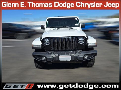 Certified 2022 Jeep Gladiator Willys image 2