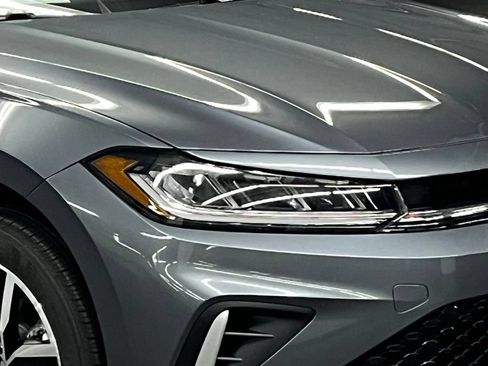 New 2026 Volkswagen Jetta SE FWD image 39