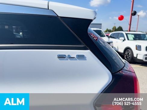 Used 2024 GMC Terrain SLE FWD image 14