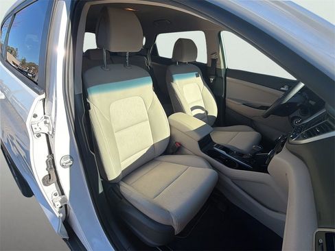 Used 2018 Hyundai Tucson SE image 8