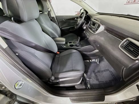 Used 2016 Kia Sorento L FWD image 27