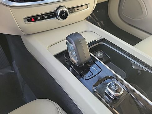 Used 2023 Volvo S60 B5 Core image 21