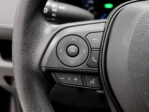 Used 2022 Toyota RAV4 LE image 28