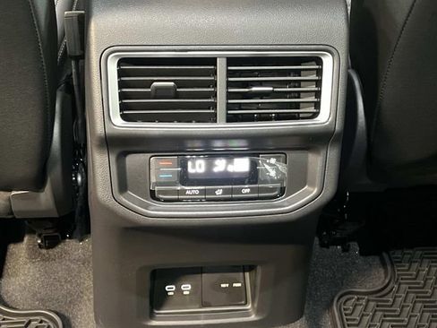 New 2026 Volkswagen Atlas SE FWD image 22