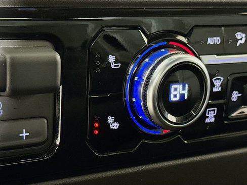 Used 2025 GMC Sierra 1500 SLT image 17