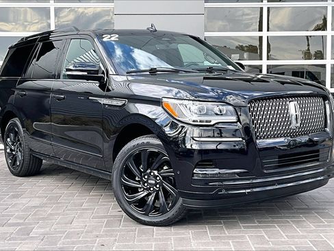 Used 2022 Lincoln Navigator Reserve RWD image 3