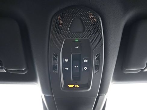 Certified 2026 Porsche Cayenne AWD/4WD image 31