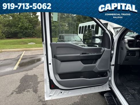 New 2025 Ford F350 XL w/ XL Chrome Package image 19