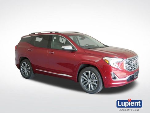 Used 2020 GMC Terrain Denali w/ Denali Premium Package AWD/4WD image 1
