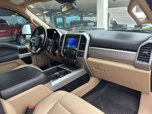 Used 2021 Ford F250 Lariat w/ Lariat Value Package AWD/4WD image 32