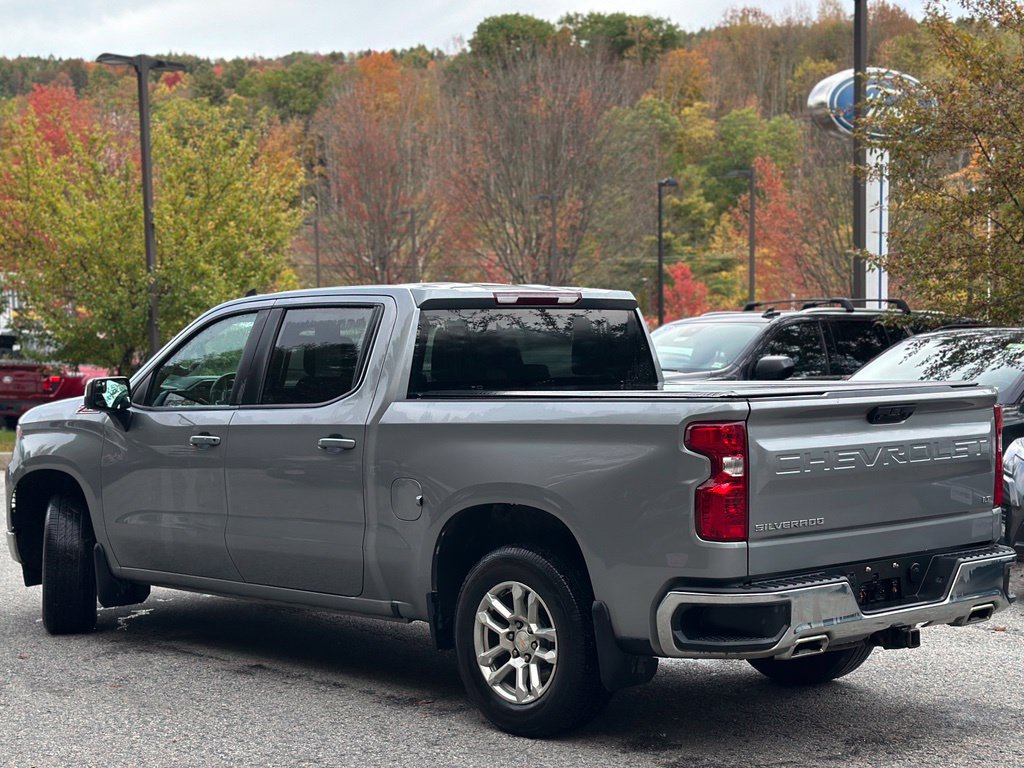 Used 2024 Chevrolet Silverado 1500 LT AWD/4WD image 3