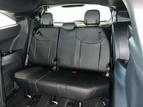 New 2026 Toyota Sienna Platinum AWD/4WD image 11