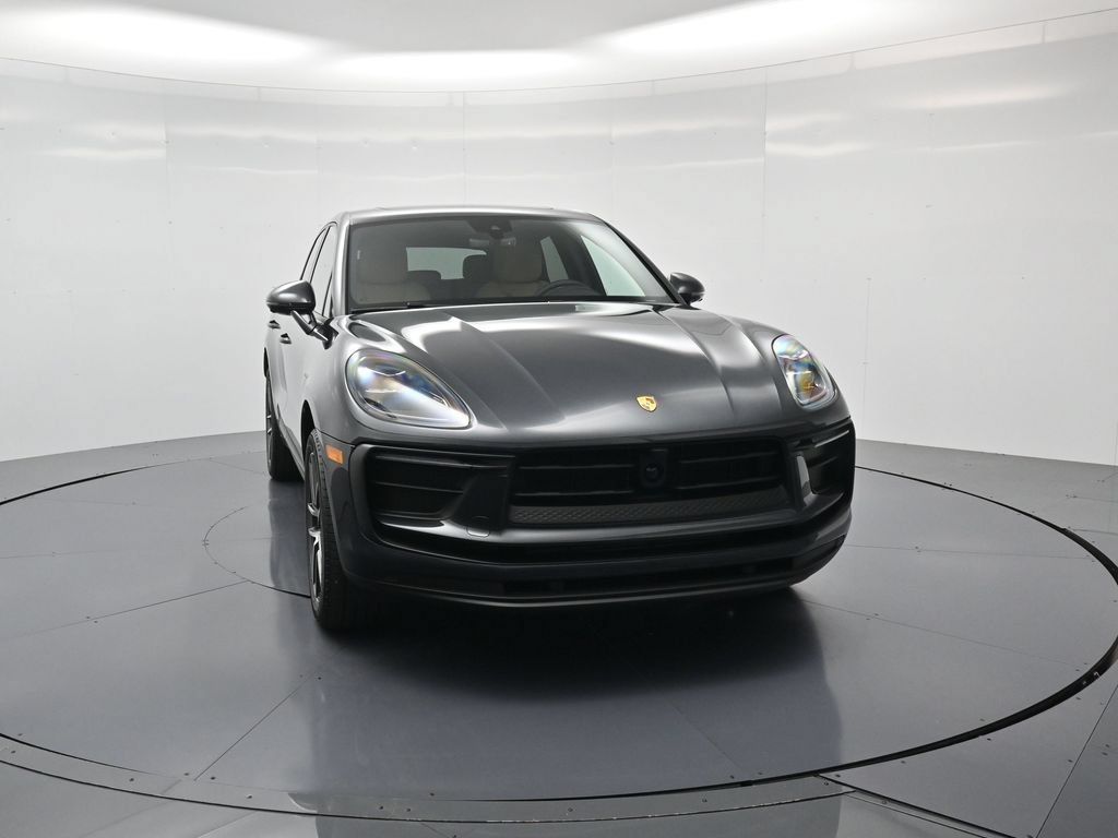 Used 2026 Porsche Macan AWD/4WD image 33