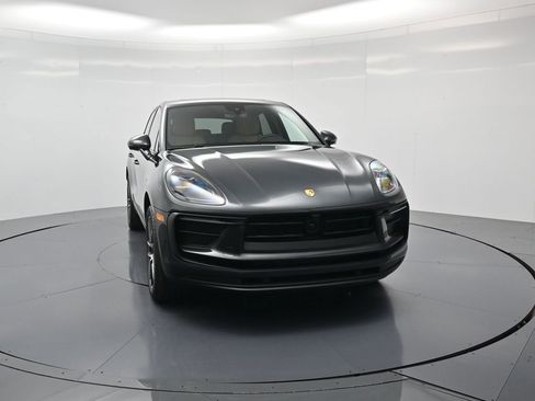 Used 2026 Porsche Macan AWD/4WD image 33