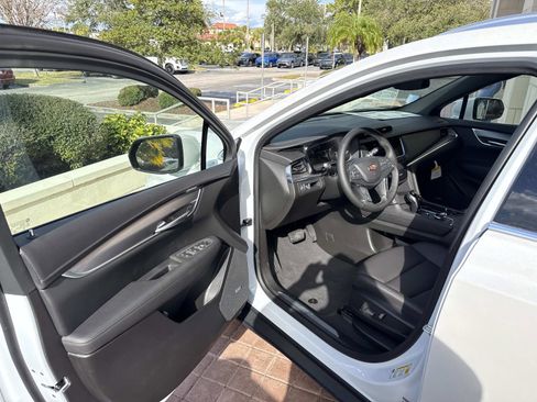 New 2026 Cadillac XT5 Luxury w/ LPO, Floor Liner Package image 19