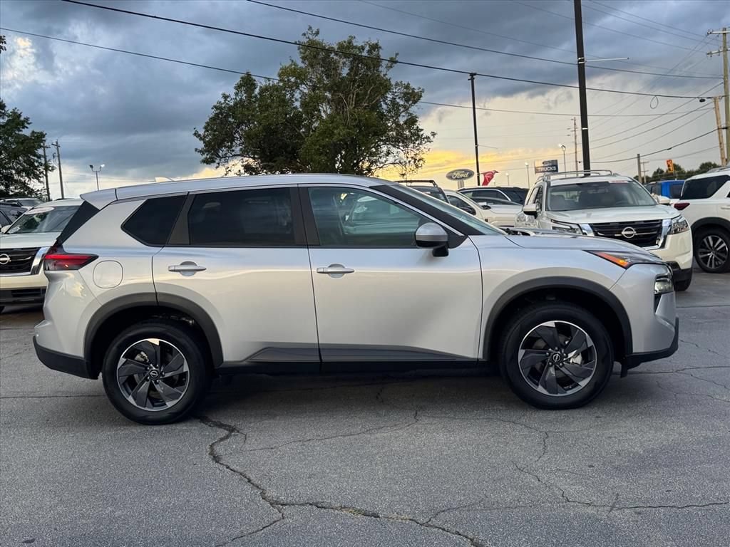 Certified 2025 Nissan Rogue SV FWD image 2