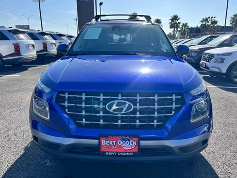 Certified 2021 Hyundai Venue SEL FWD image 2