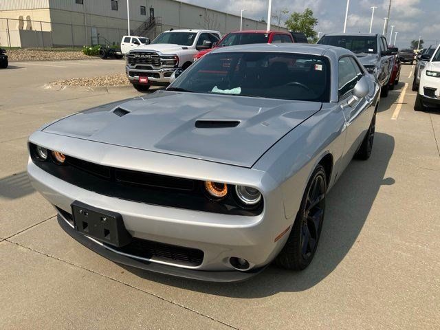 Used 2022 Dodge Challenger SXT w/ Blacktop Package RWD image 3