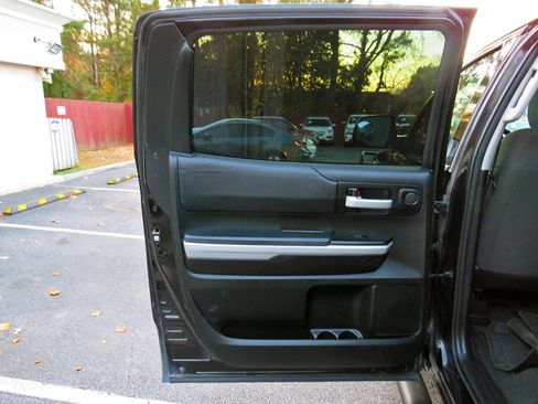 Used 2018 Toyota Tundra SR5 image 15