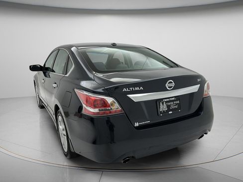 Used 2015 Nissan Altima 2.5 SV FWD image 10
