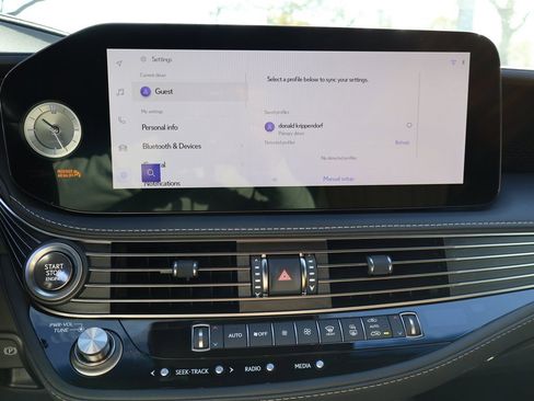 Used 2023 Lexus LS 500 w/ Luxury Package image 57