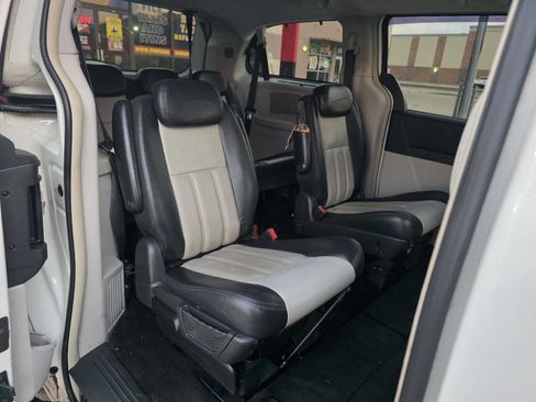 Used 2010 Chrysler Town & Country Touring Plus image 18