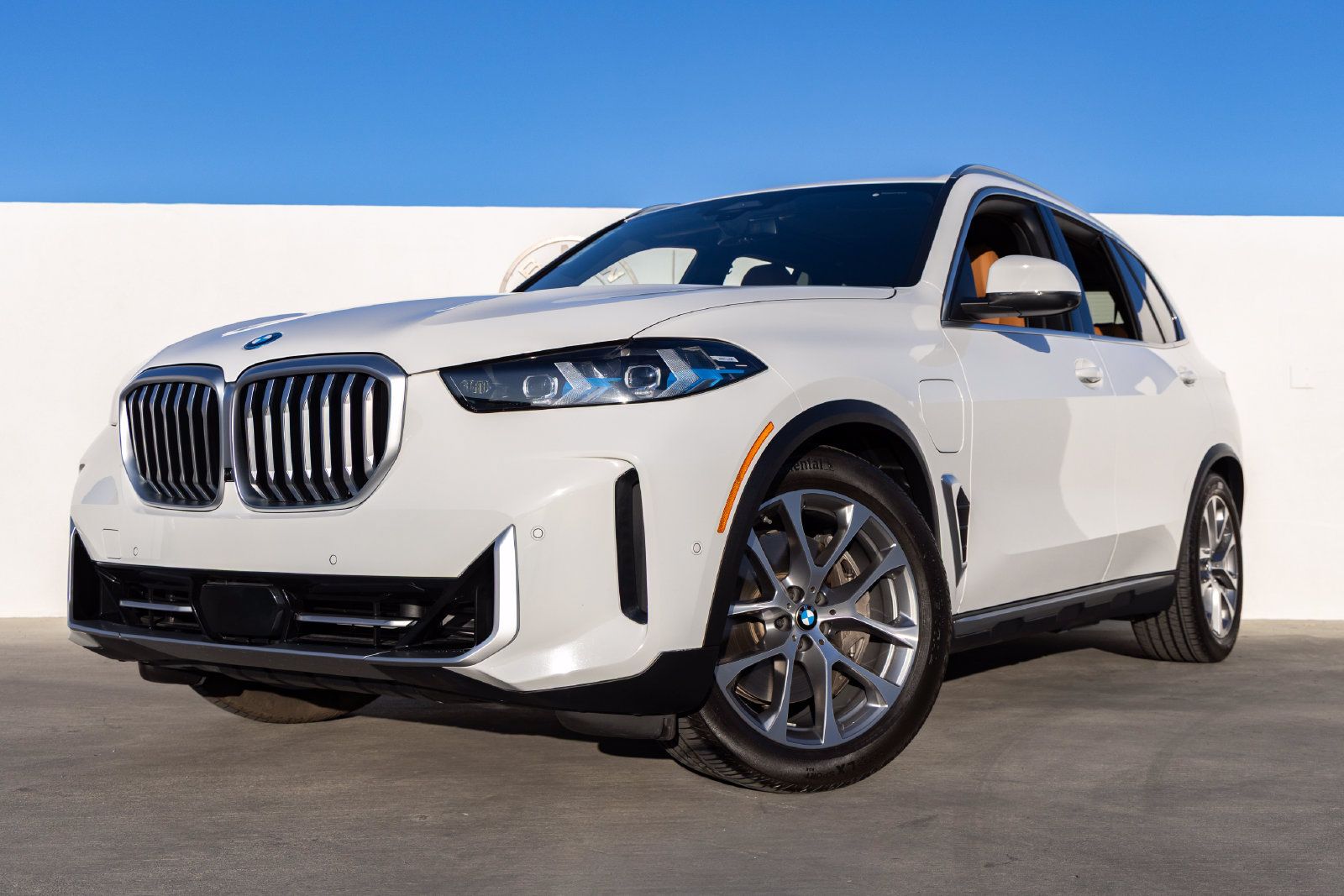 Certified 2026 BMW X5 xDrive50e w/ Parking Assistance Package AWD/4WD image 8