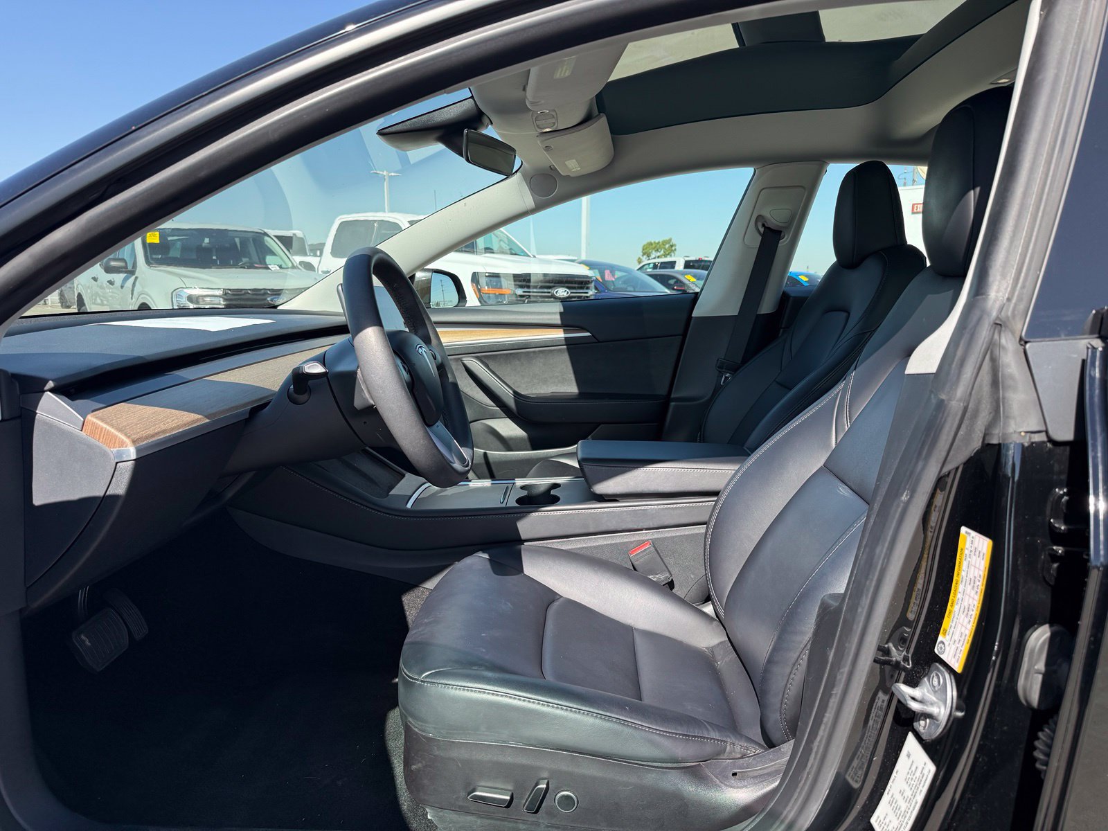 Used 2023 Tesla Model 3 Standard Range RWD image 5