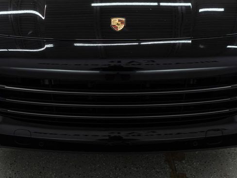 Used 2023 Porsche Cayenne Platinum Edition image 44