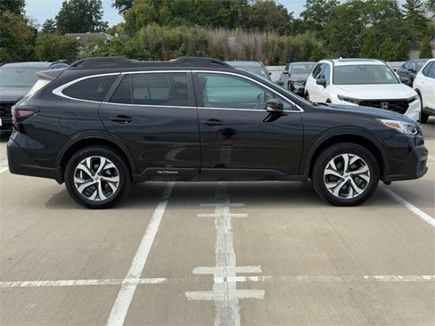 Used 2022 Subaru Outback Limited image 2