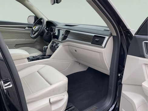 Used 2023 Volkswagen Atlas SE w/ Black Wheel Package image 23