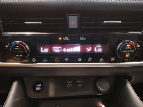 Certified 2024 Nissan Rogue Platinum w/ Platinum Premium Package FWD image 19