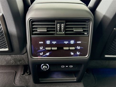 Used 2026 Porsche Cayenne Turbo image 27