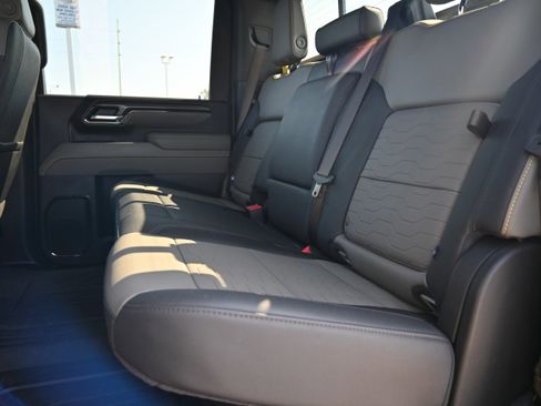 Used 2025 Chevrolet Silverado 2500 ZR2 w/ Technology Package image 29