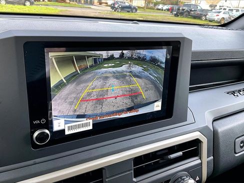 Used 2025 Toyota Tacoma SR image 30